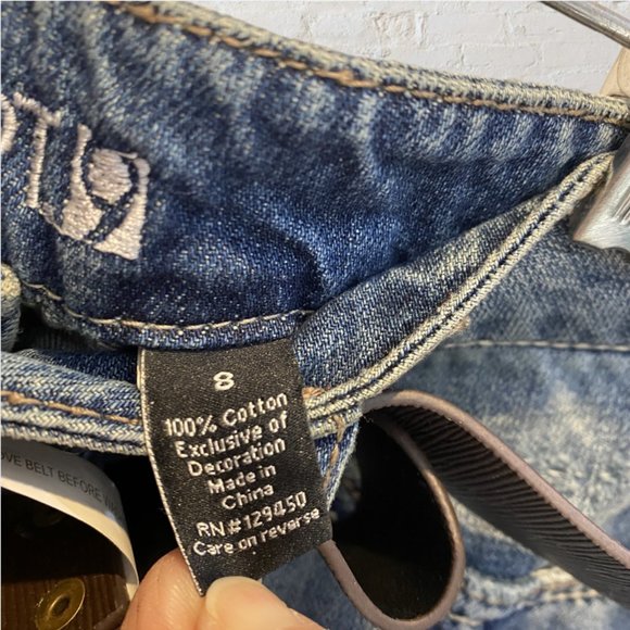 VINTAGE APT. 9 -- Short Shorts, Distressed Denim, Leather Stud Belt, Never Worn - Picture 13 of 14